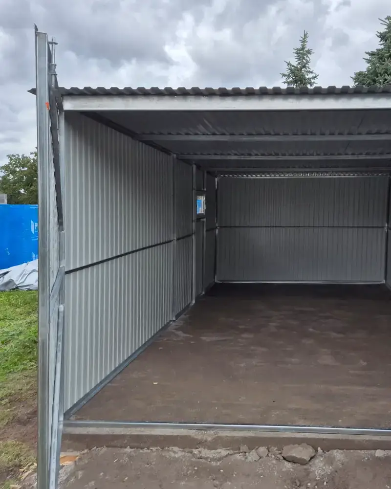 252w2 Plechová garáž 3×5 - zadní spád - tmavý ořech