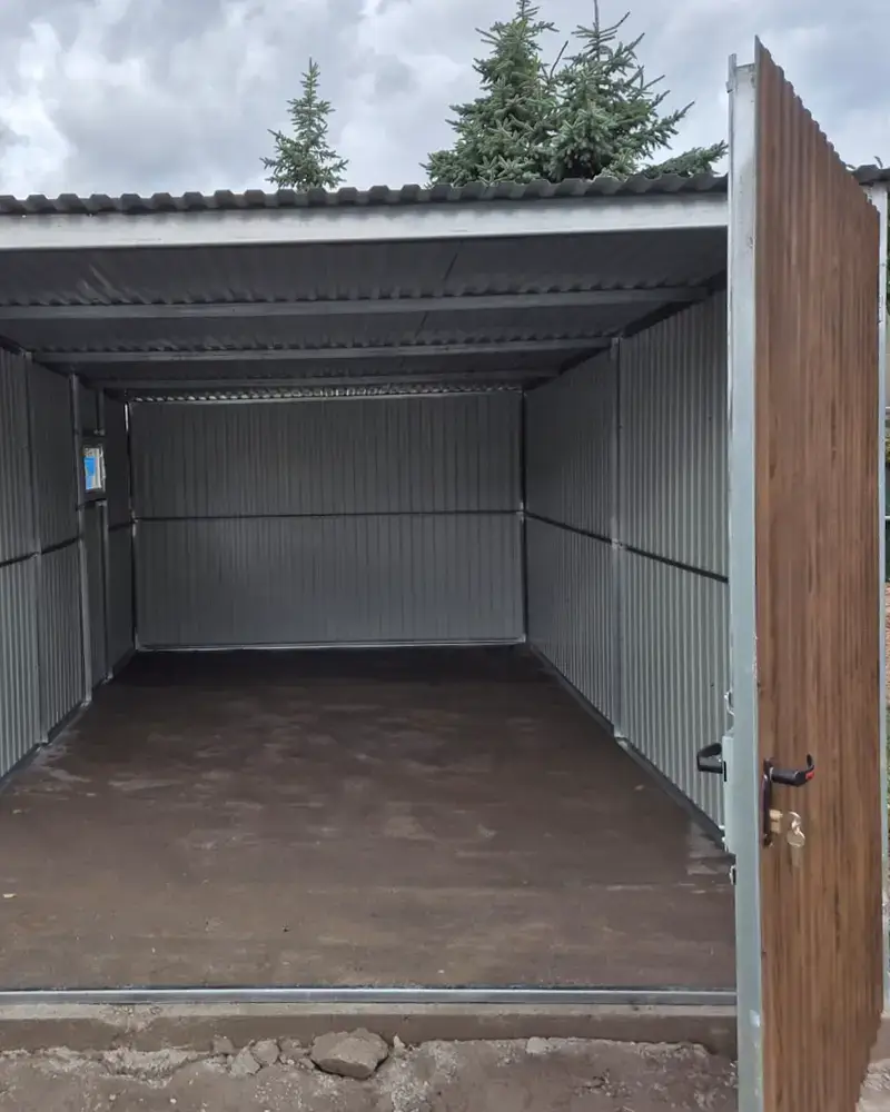 252w3 Plechová garáž 3×5 - zadní spád - tmavý ořech