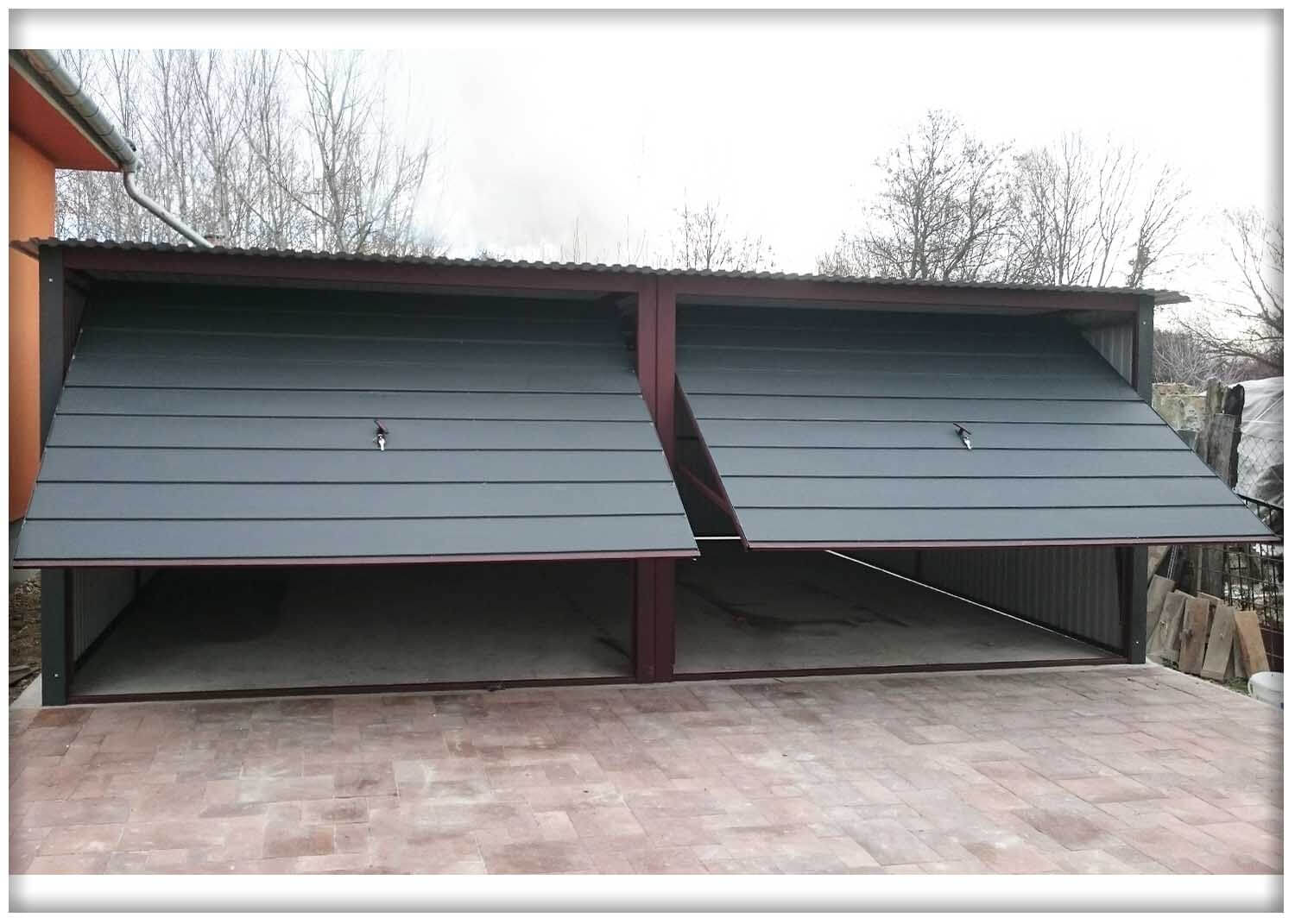 Plechová garáž 6 × 5 se spádem dozadu v antracitové barvě