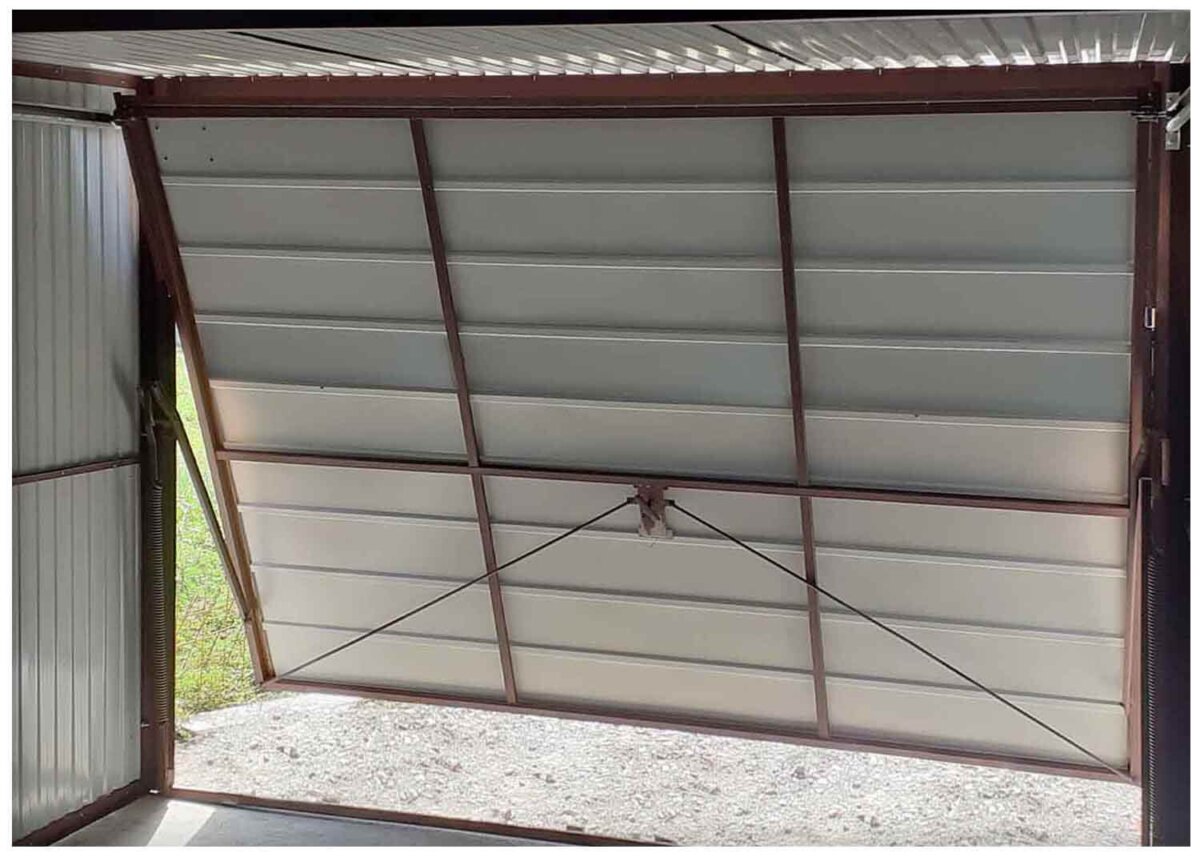 výklopná vrata – široký panel